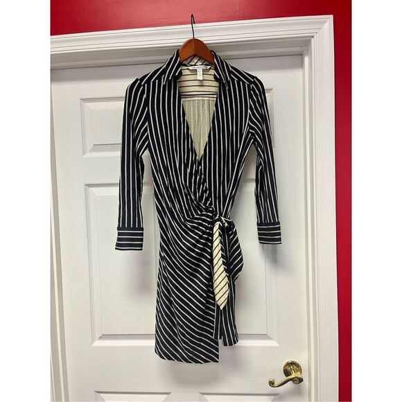 Diane Von Furstenberg Dresses & Skirts - Diane Von Furstenberg Black & Tan Rope Print 100% Silk Side Tie Wrap Dress sz 10